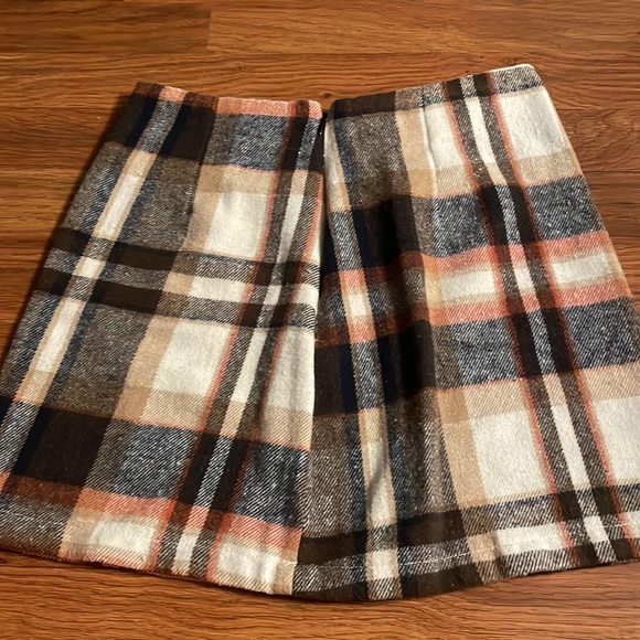 plaid mini skirt - Picture 2 of 3